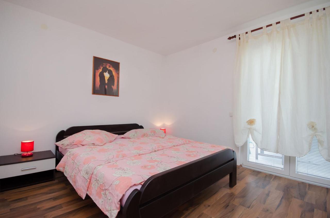 Apartments Toni Banjol