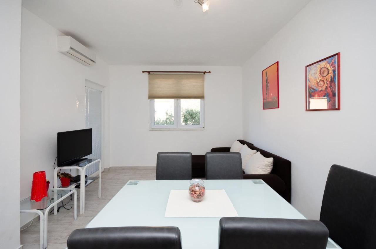 Apartments Toni Banjol
